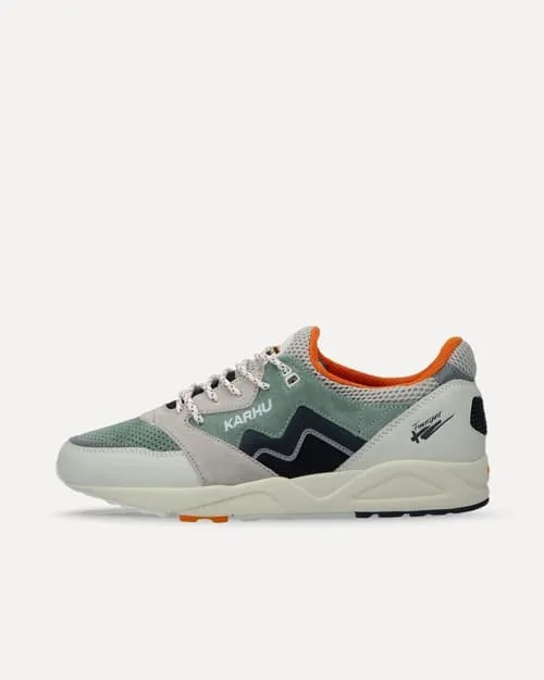 Karhu Aria 95 „India Ink“ Lily White / India Ink F803083 sneaker
