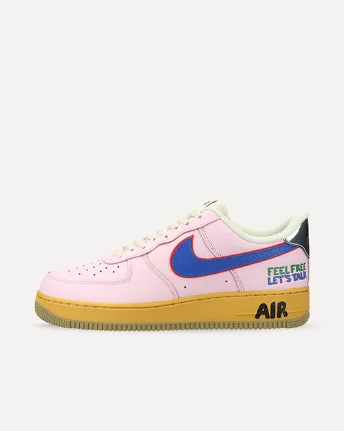 Nike Air Force 1 ’07 „Feel Free, Let’s Talk“ PINK FOAM /HYPER ROYAL-UNIVERSITY RED DX2667-600 sneaker