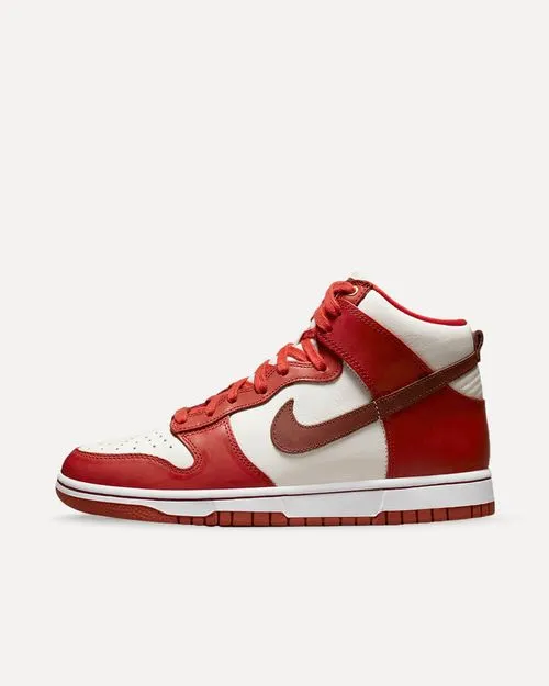 Nike Wmns Dunk High LXX „Cinnabar“ Cinnabar / Mars Stone / Sail / White DX0346-600 sneaker