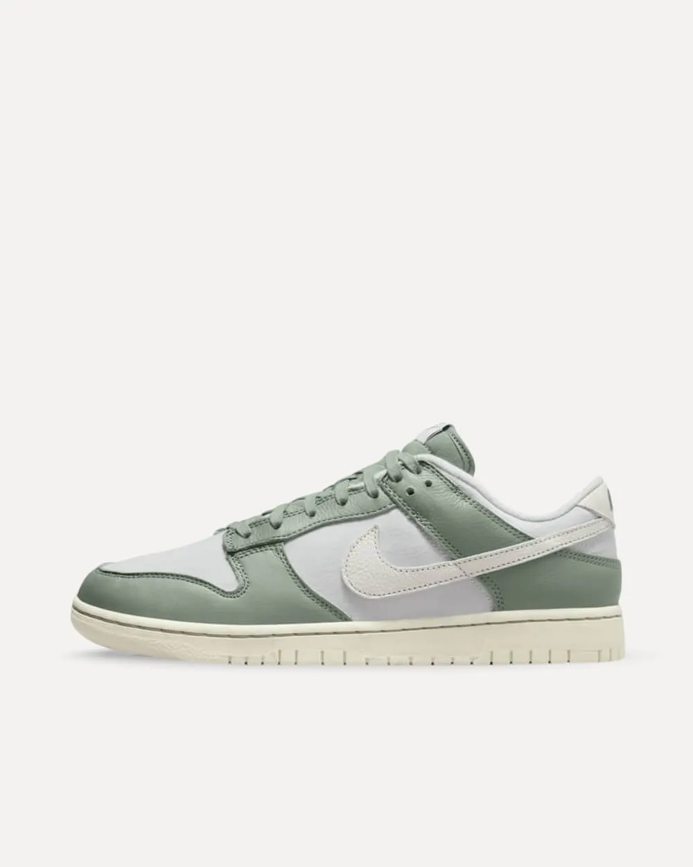 Nike Dunk Low Retro Mica Green / Sail / Photon Dust DV7212-300 sneaker