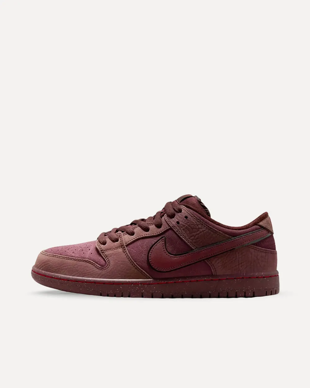 Nike SB Dunk Low „City Of Love“ BURGUNDY CRUSH/DARK TEAM RED/EARTH/DARK PONY/UNIVERSITY RED FN0619-600 sneaker