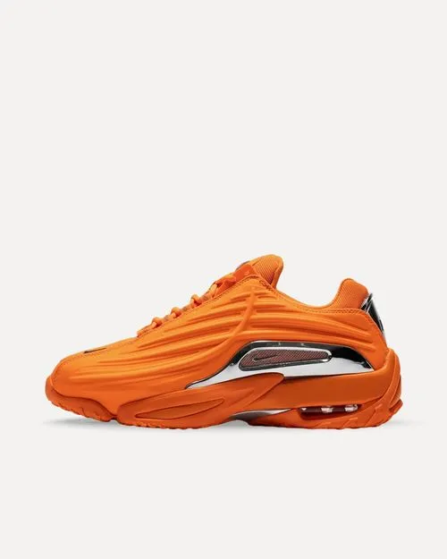 Nike x NOCTA Hot Step 2 TOTAL ORANGE/UNIVERSITY GOLD/CHROME DZ7293-800 sneaker