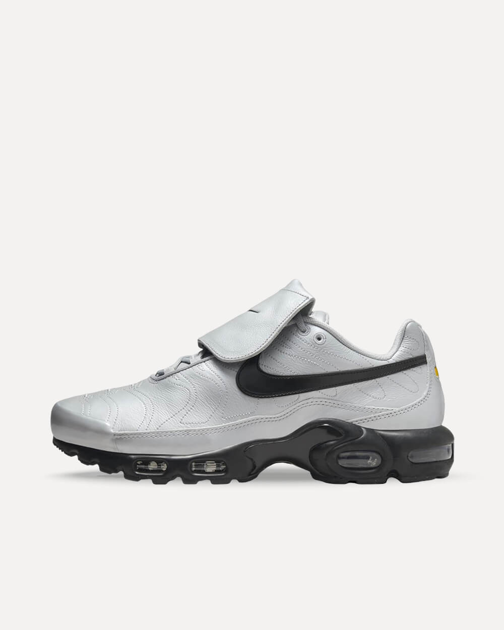 Nike Air Max Plus Tiempo Wolf Grey / Black / Metallic Silver HM6850-001 sneaker