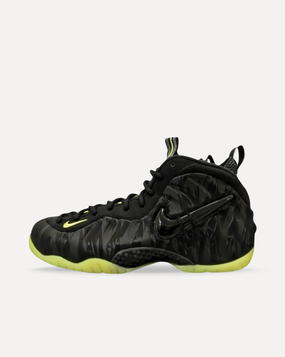 Nike Air Foamposite Pro „Mummy Duck“ Black/Barely Volt-White IZ7806-001 sneaker